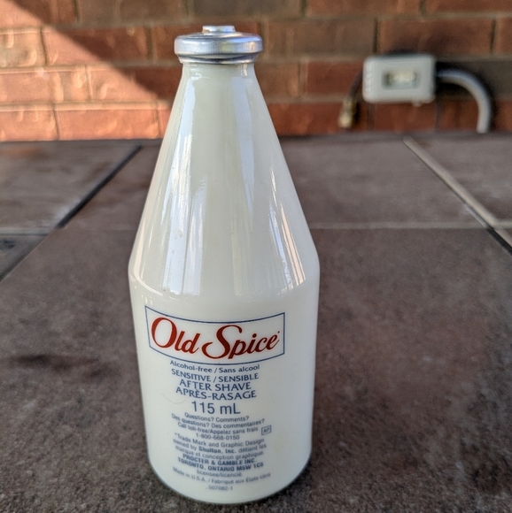 Old Spice Sensitive After Shave Bottle - Picture 2 of 3